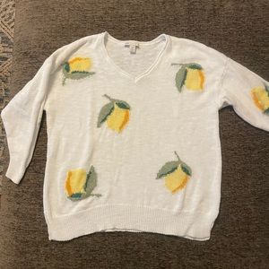 Women’s Cato sweater size M